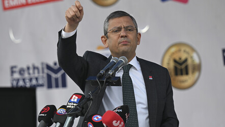 CHP Genel Başkanı Özgür Özel'den istifa edenlere cevap: 3-5 memnuniyetsiz arkadaş... - politika