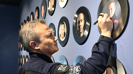 İmzayı attı! Alper Gezeravcı artık 'efsaneler' arasında - gundem