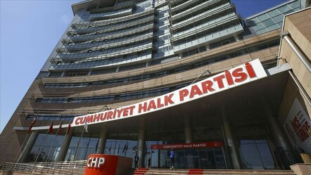CHP'de bir liste istifası daha: 'Dışarıdan devşirme adaylar' isyanıyla görevi bıraktı - politika