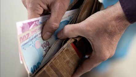 Emekliler için kritik gün yarın! Hem seyyanen zam hem ikramiye... Ankara kulislerinde bunlar konuşuluyor, uzmanlar tarih verdi - ekonomi