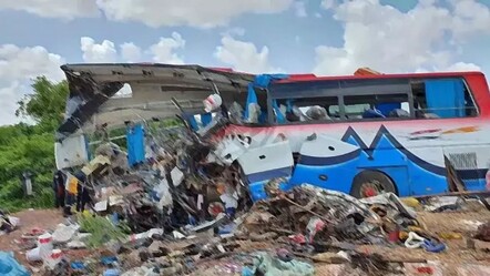 Mali'de feci kaza! Otobüs köprüden uçtu: 31 ölü - dunya