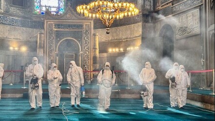 Ayasofya'yı foşur foşur yıkadılar! Fatih'in yadigarı Ramazan için gül suyuyla temizlendi - gundem