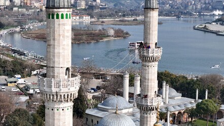 Ramazan Kur'an ayıdır! İlk mahyalar Eyüpsultan Camii'ne asıldı - kultur-sanat