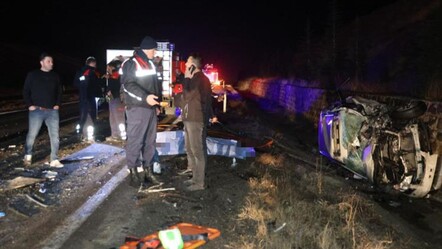Takla atan otomobil zincirlemeye kazaya neden oldu! 3 ölü, 6 yaralı - gundem