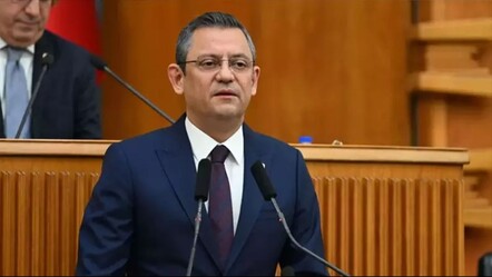 Özel’den tutarsız tavır! Eleştirdiği bedelliyi desteklemiş - politika