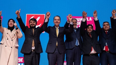 Yeniden Refah Partisi'ne eleştiriler ardı ardına geldi: 'CHP'yi kurtaran bir şey oldu' - politika