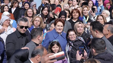 İyi Parti Genel Başkanı Akşener, kadınlarla Anıtkabir'i ziyaret etti - politika
