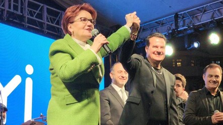 Akşener'den İyi Parti adayı Hakan Peker ile düet! O anlar sosyal medyada viral oldu - magazin