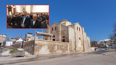 Tarihi camiden sevindiren haber! Depremde ağır hasar almıştı ilk teravihle ibadete açıldı - kultur-sanat