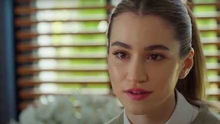 İnci Taneleri dizisinde Hatice karakterini 22 yaşındaki Kayra Sır canlandırıyor - haberler