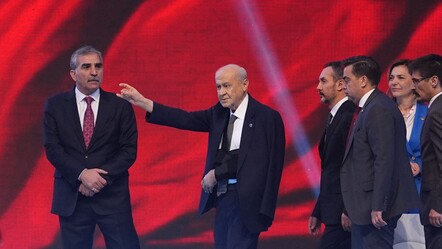 Bahçeli, 27 yıldır partisinin başında - politika