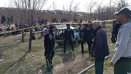 Otobüs durağında bekleyenlere otomobil çarptı: 4 ölü, 5 yaralı - gundem