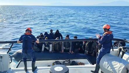Botları arızalanan göçmenler, sahil güvenlikten yardım istedi! 51 kişi sağ salim karaya çıkarıldı - gundem