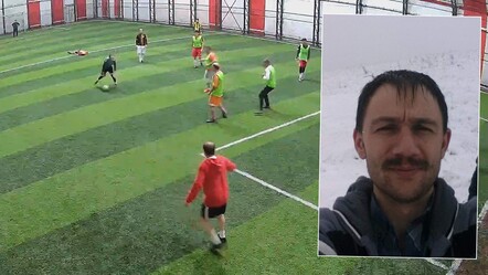 Arkadaşları yorgun zannetti, gerçek bambaşka çıktı! Ölüm 3 çocuk babası adamı halı sahada yakaladı - yasam