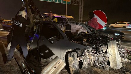 TEM'de feci kaza! Bariyerler otomobili ikiye böldü - gundem
