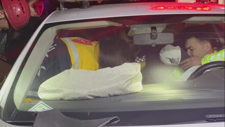 TEM'de polis aracı kontrolden çıktı! Bariyere çarpan araçta polis memurları yaralandı - gundem