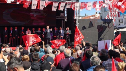 CHP lideri Özel'i şaşırtan slogan, hemen düzeltti - politika