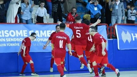A Milli Futbol Takımı'ndan finale yükselen Down Sendromlu Futsal Milli Takımı'na anlamlı destek - spor