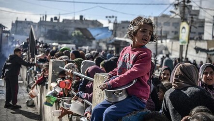 İsrail, Gazze'de vahşetin her türlüsünü deniyor... Ya aç kal ya da öl! - dunya