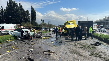 Hatay'da katliam gibi kaza! Tır, otomobili biçti: Ölü ve yaralılar var - gundem