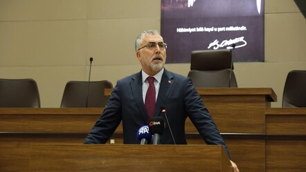 Emekli maaşları yeniden masaya yatırılacak! Bakan Işıkhan milyonlar için tarih verdi - ekonomi
