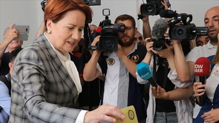 Meral Akşener yerel seçimde oyunu Ankara Bilkent'teki Türkiye Emlak Bankası Ortaokulu'nda kullanacak - haberler