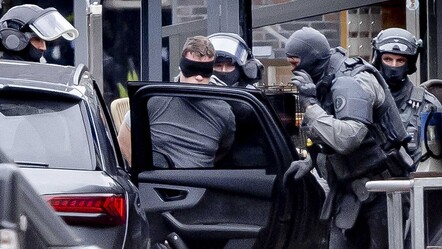 Hollanda'da hareketli saatler! Çok sayıda kişiyi rehin alan saldırgan yakalandı - t-otomobil