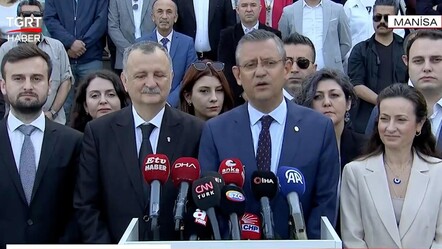 Özgür Özel, genel başkan olarak ilk oyunu kullandı: 'Silahlardan uzak durun' çağrısı - politika