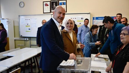 Süleyman Soylu oy kullanmaya eşi ile birlikte gitti - gundem