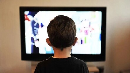 Ekrana aşırı ilgi gösteren çocuklara dikkat! Otizm belirtilerini maskeliyor - saglik