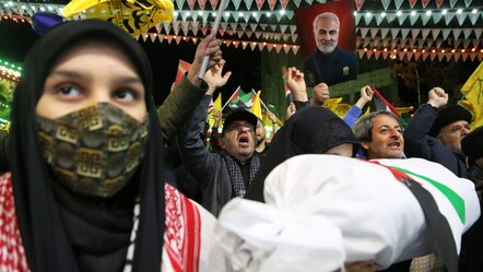 Tahran'da İsrail protestosu: Suriye'deki saldırı sonrası yüzlerce kişi meydanlara indi - dunya