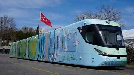 İstanbul'da sürücüsüz elektrikli metrobüs 