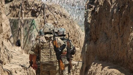 Bölgede gerilim tırmanıyor! Ermenistan, Azerbaycan mevzilerine ateş açtı - dunya