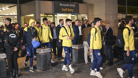 Fenerbahçe kafilesi, İstanbul'a döndü! U-19 takımını taraftarlar karşıladı - spor