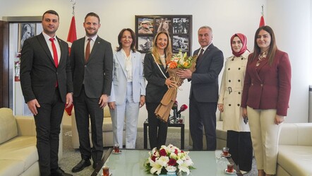 AK Parti'den bayram ziyareti! CHP'den hükümetin İsrail kararına destek - politika