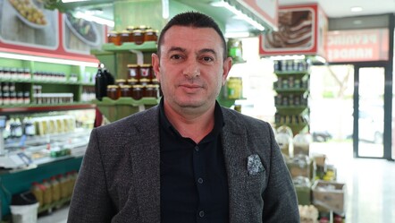Hırsızlara karşı bir garip yöntem: Kasaya harçlık bırakıyor - gundem