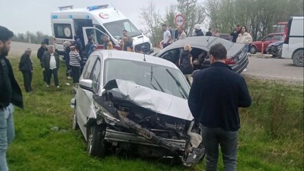 Sinop’ta bayramda zincirleme trafik kazası! Yaralılar var - gundem
