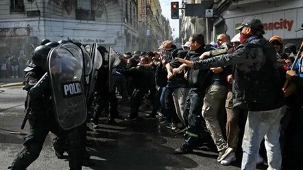 Arjantin'de Milei karşıtı eylemler devam ediyor: 12 gözaltı - dunya