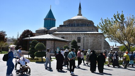 Mevlana Türbesi doldu taştı! Akın akın ona geldiler - kultur-sanat