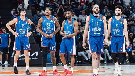 Virtus Bologna'ya mağlup olan Anadolu Efes EuroLeague'den elendi - haberler