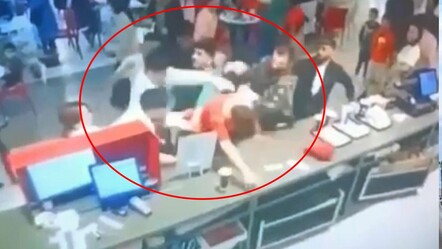 AVM'de dehşete düşüren kavga: Beğenmedikleri yemek için garsonu öldüresiye darp ettiler - gundem