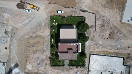 6 Şubat depremlerinde etrafındaki tüm binalar yıkıldı, onun camı bile kırılmadı - gundem