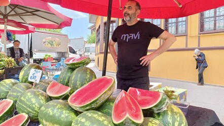 Karpuz tezgahlarda yerini aldı! Çeyrek dilimi 80 lira - ekonomi
