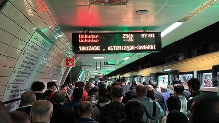 24 Nisan M5 Üsküdar-Samandıra metro hattında yolcusuz iki trenin teması sonucu yaşanan arıza henüz düzelmedi - gundem