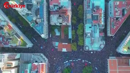 Arjantin'de Devlet Başkanı Milei'ye eşi benzeri görülmemiş protesto! - dunya