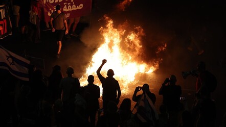 Tel Aviv'de Netanyahu ve hükümetine protesto! Esirlerin aileleri ve destekçileri sokağa indi - dunya