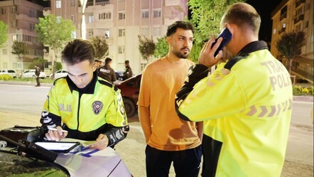 Alkollü sürücü polise yakalanınca pişman oldu: Keşke açmasaydım... - gundem