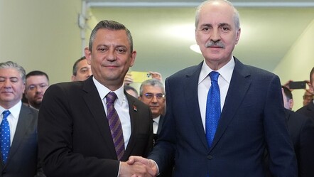 Meclis'te anayasa mesaisi! Kurtulmuş ve Özel kamera karşısına geçti - politika