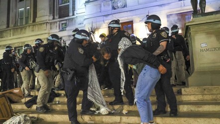 ABD'deki üniversitelerde sular durulmuyor... Kaliforniya Üniversitesi'ndeki Filistin protestosuna polis müdahalesi! - dunya