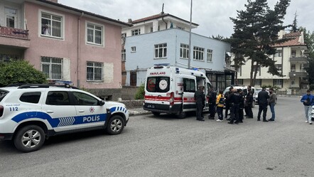 Baba-kız arasında taşlı, bıçaklı kavga! - gundem